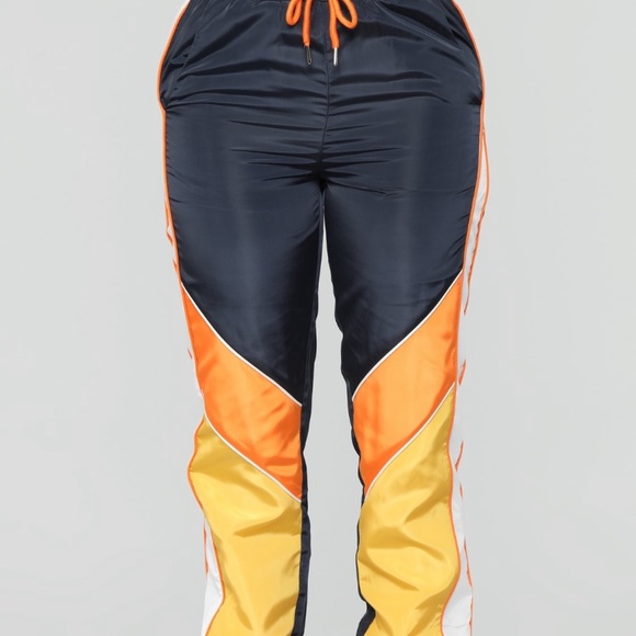 Fashion nova two piece pants and jacket track suit - Picture 3 of 9